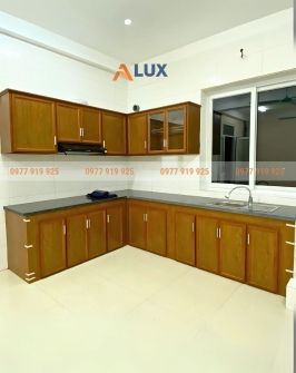 tu-bep-nhom-kinh-gia-go-04