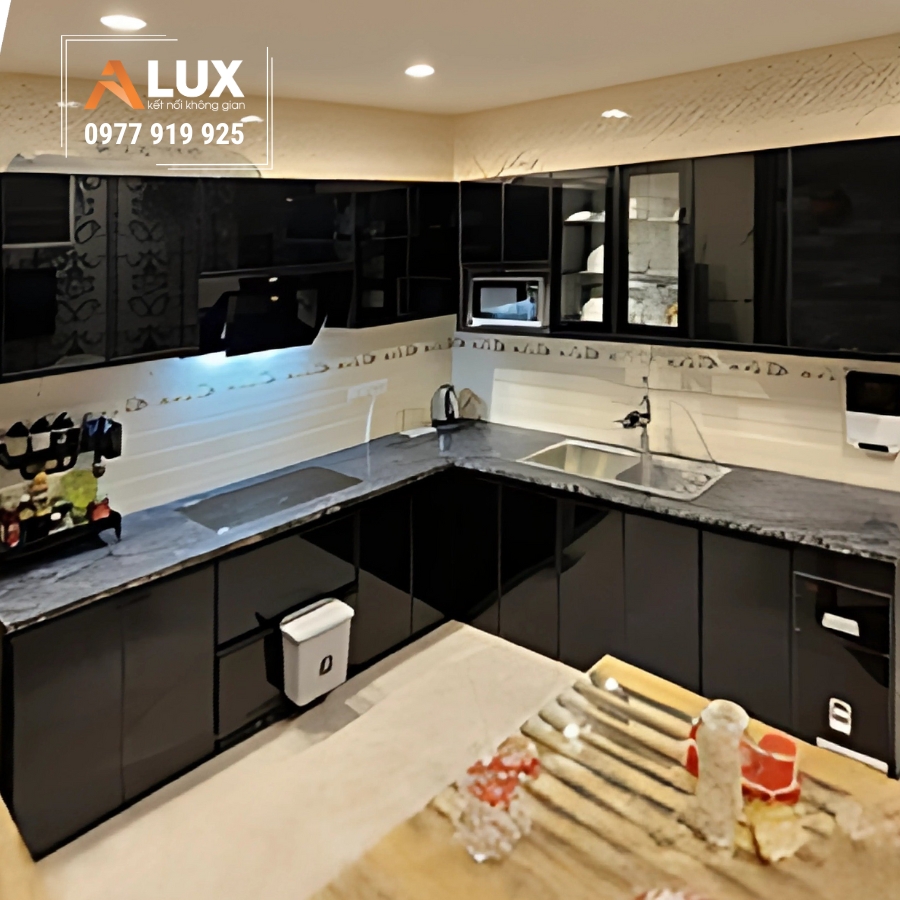 tủ bếp cánh kính khung nhôm