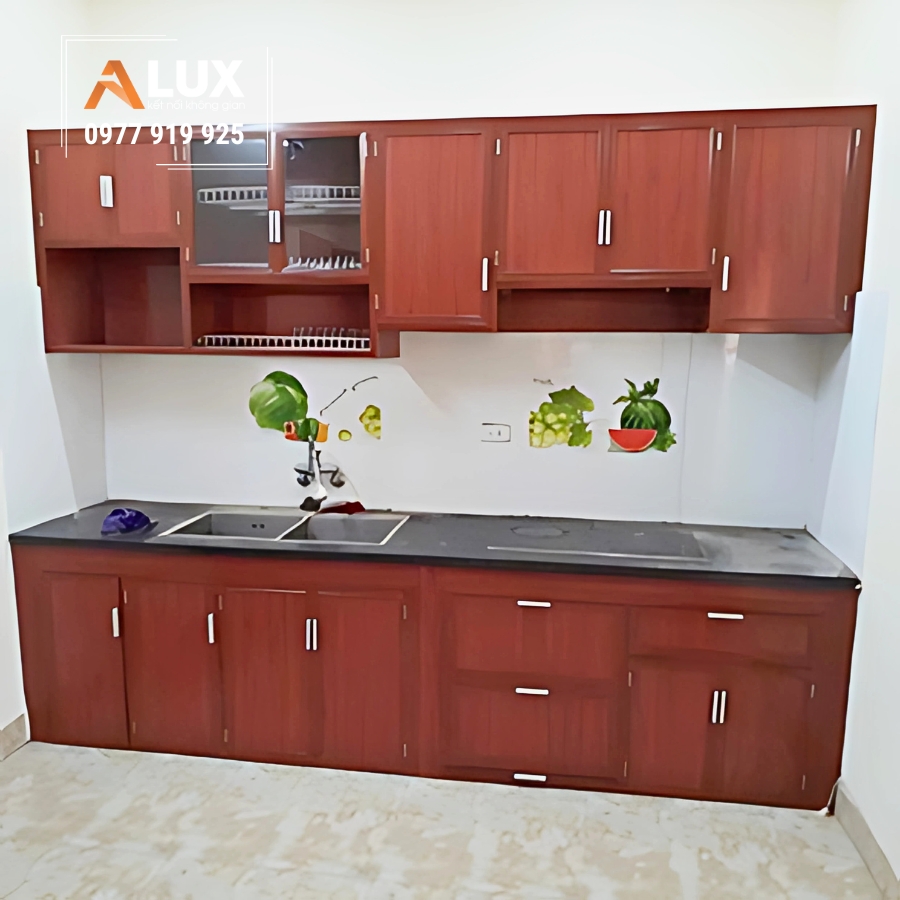 Tủ bếp nhôm giả gỗ cánh hèm nhỏ